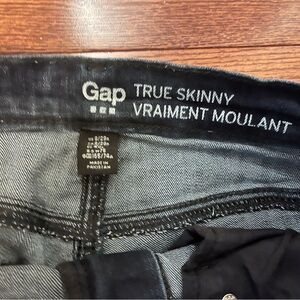 GAP True Skinny Dark Wash Jeans Women’s size 8/29